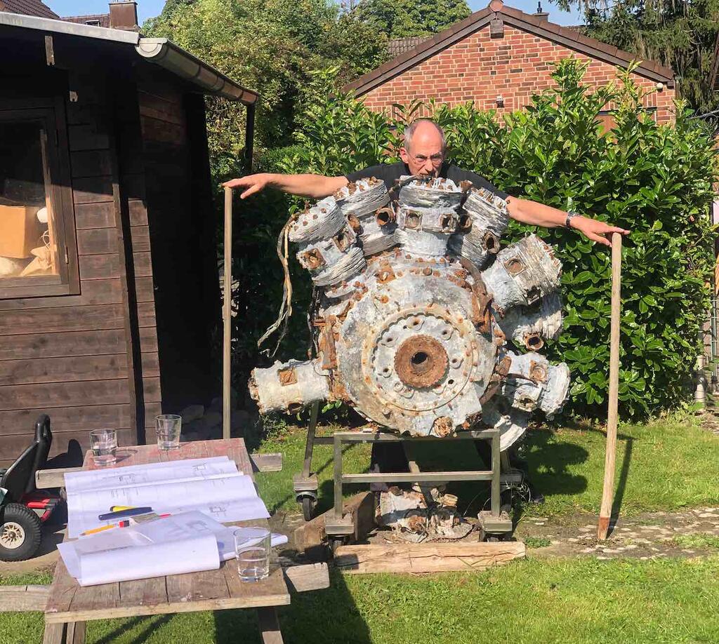 Denkmal  Flugzeugmotor